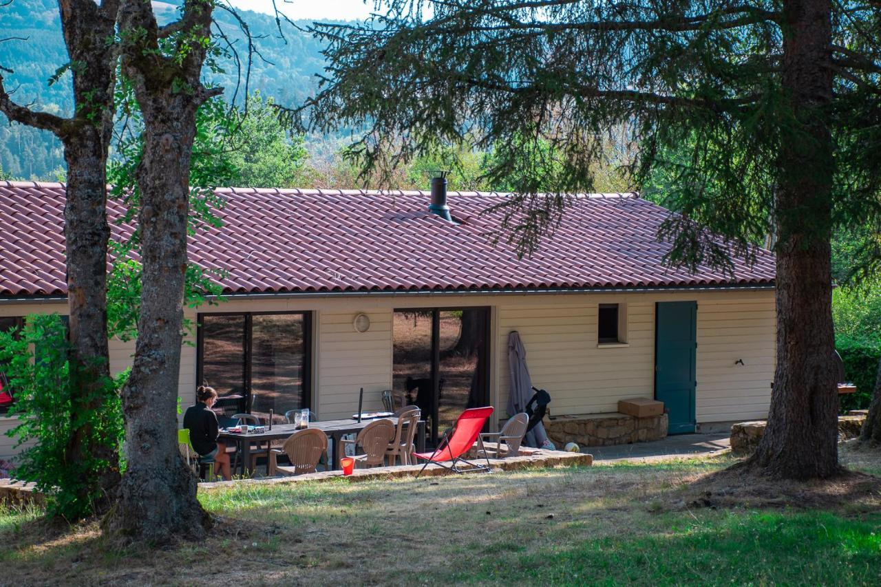Village De Gites De La Foret De Ganigal Le Malzieu-Ville Экстерьер фото